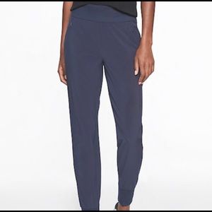 Athleta Soho Jogger Size 6